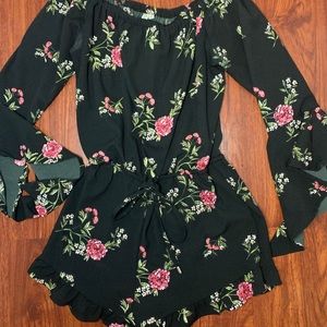 Off the shoulder floral romper